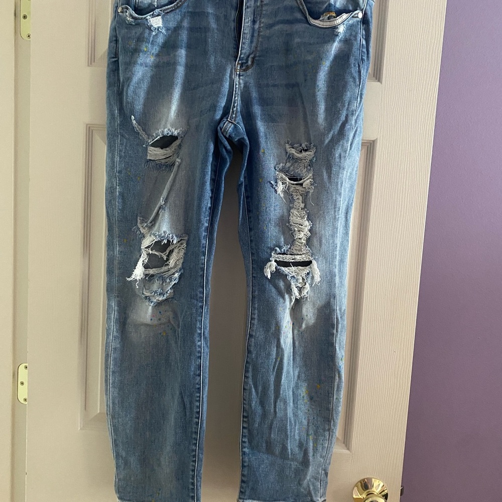 Judy Blue distressed boyfriend jeans